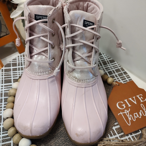 🩷 GUC Sperry Topsider Big Kid's Saltwater Baby Pink Metallic Duck Boots, 4M - Picture 6 of 16